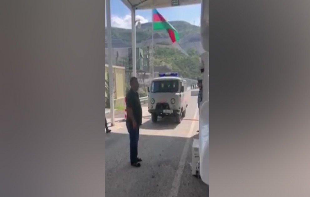 Mülki ermənilər Laçındakı sərhəd-buraxılış məntəqəsindən sərbəst keçirlər