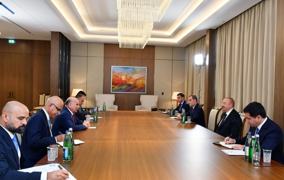 Präsident Ilham Aliyev empfängt stellvertretenden Ministerpräsidenten von Irak