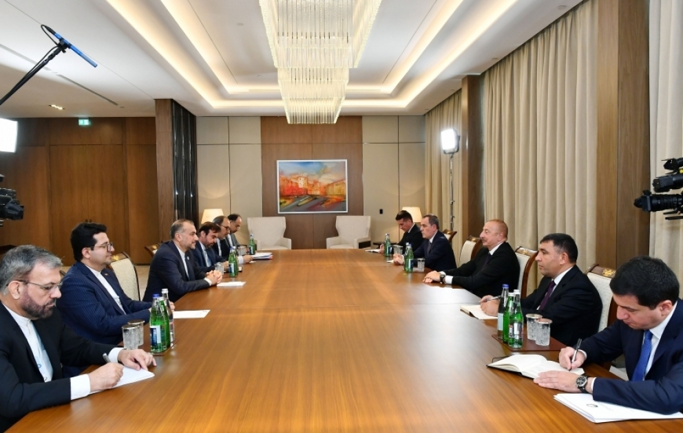 Prezident İlham Əliyev İranın xarici işlər nazirini qəbul edib