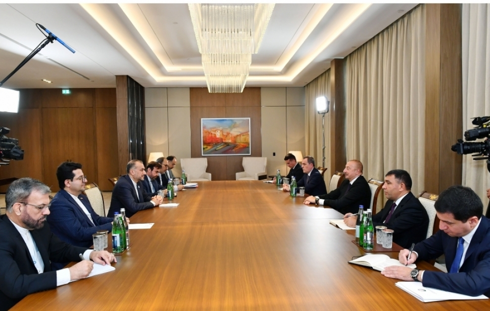 Le président azerbaïdjanais reçoit le ministre iranien des Affaires étrangères