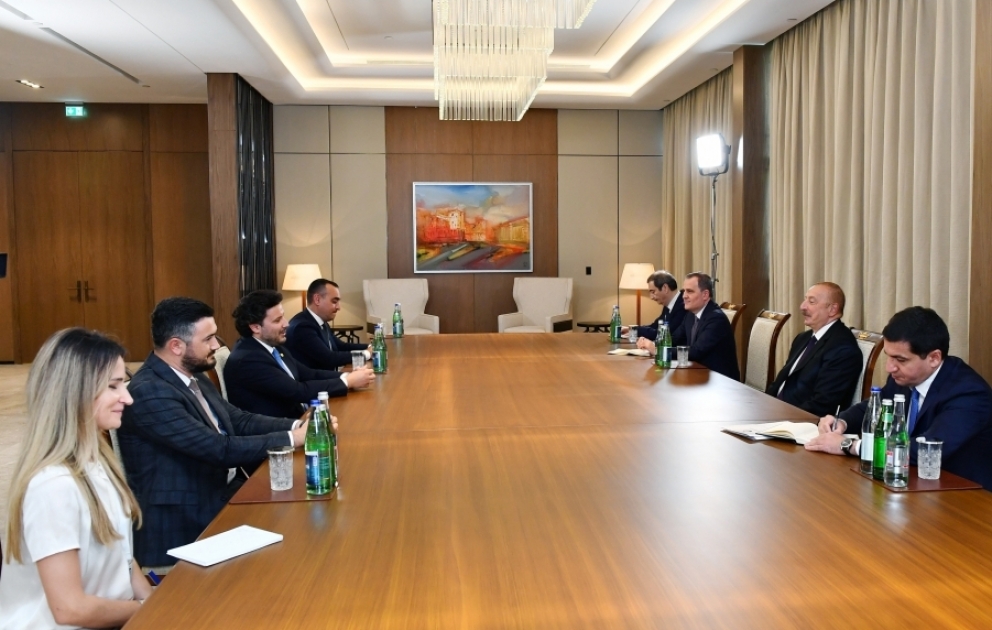 Präsident Ilham Aliyev empfängt Premierminister von Montenegro