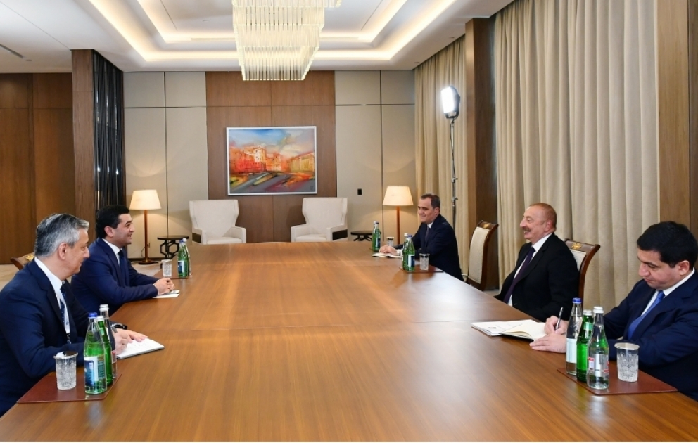 Entretien du président azerbaïdjanais avec le ministre ouzbek des Affaires étrangères