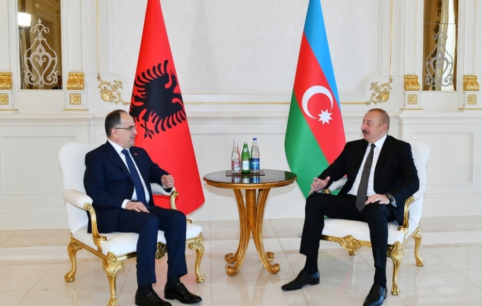 Präsident Ilham Aliyev und Präsident Bajram Begaj treffen sich zu Vier-Augen-Gespräch in Baku
