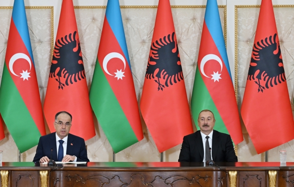 Les présidents azerbaïdjanais et albanais font des déclarations à la presse