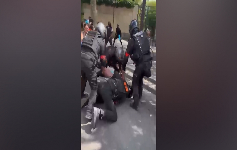 Fransada etirazçılara qarşı polis zorakılığı