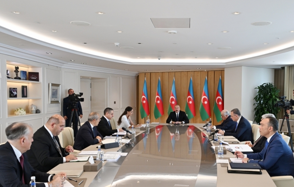 Prezident İlham Əliyevin sədrliyi ilə bu ilin altı ayının sosial-iqtisadi yekunlarına həsr olunmuş müşavirə keçirilib