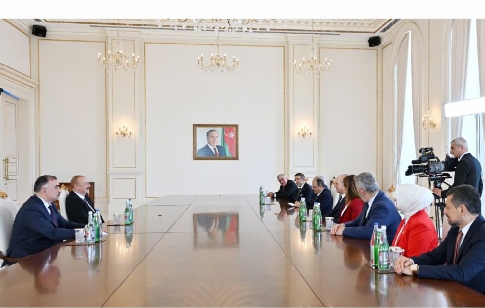 Präsident Ilham Aliyev empfängt Präsident der Großen Türkischen Nationalversammlung