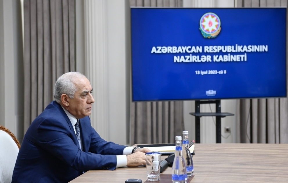 Baş nazir Əli Əsədov Söyüdlü kəndində vəziyyətin araşdırılması üçün tapşırıqlar verdi