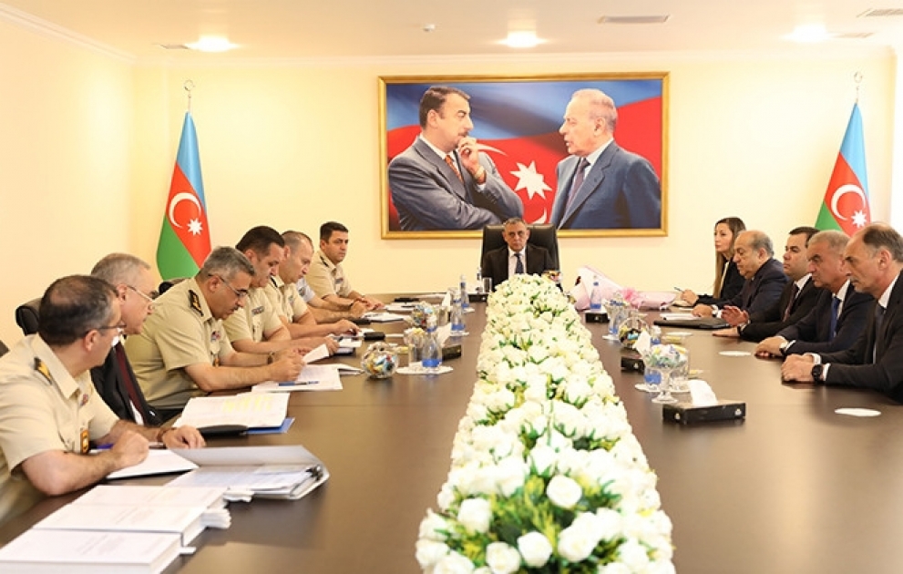 Hərbi xidmətə çağırışla bağlı iclas keçirilib