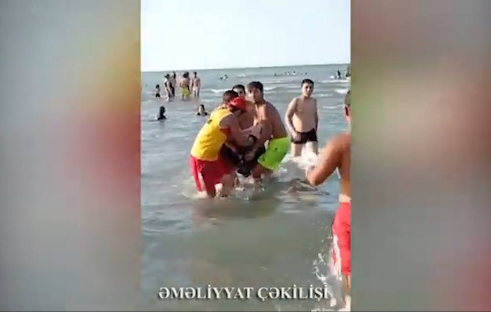 Dənizdə batan qadın xilas edilib