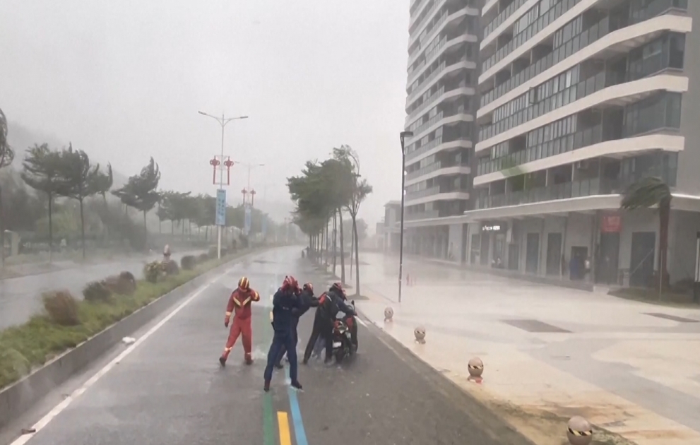 Çində “Talim” qasırğasına görə 230 min nəfər təxliyə edilib