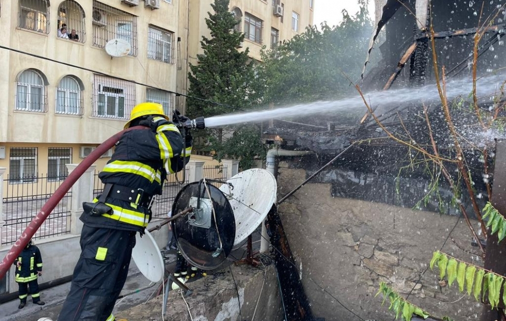 Bakıda fərdi evdə yanğın olub