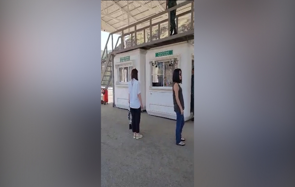 Армяне Карабаха беспрепятственно пересекают условную границу