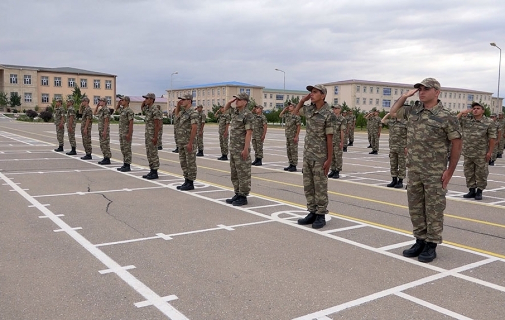 Əlahiddə Ümumqoşun Orduda gənc əsgərlərin hazırlığına xüsusi diqqət yetirilir