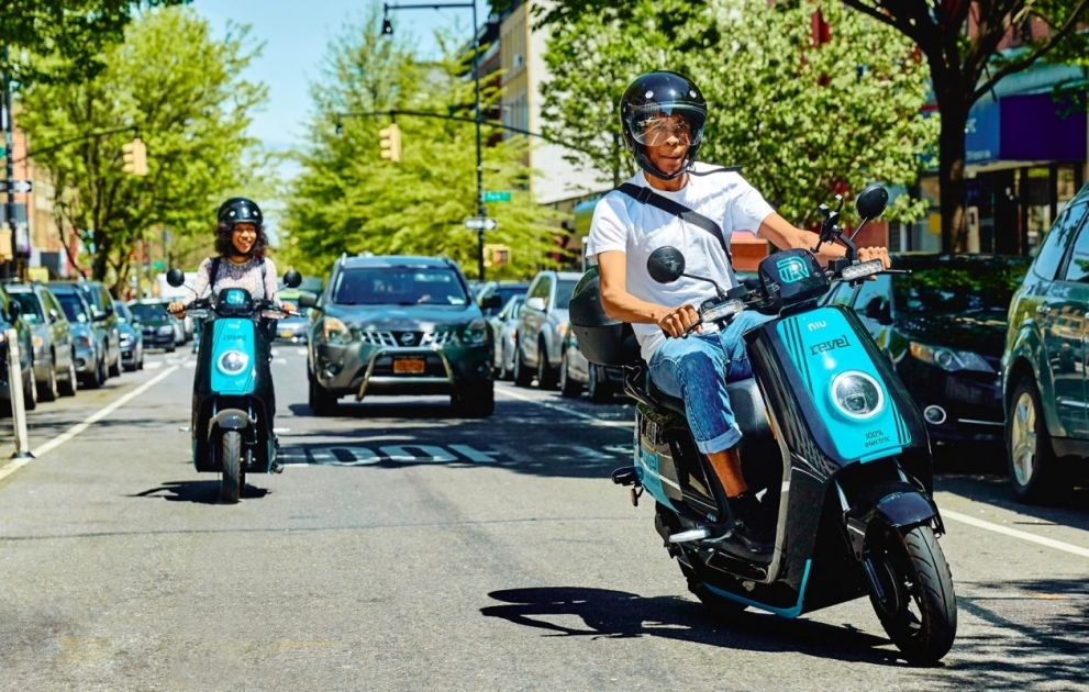 Moped sürücülərinin diqqətinə