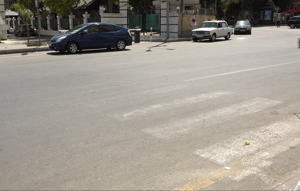 Bakı küçələrinin görünməyən keçidləri