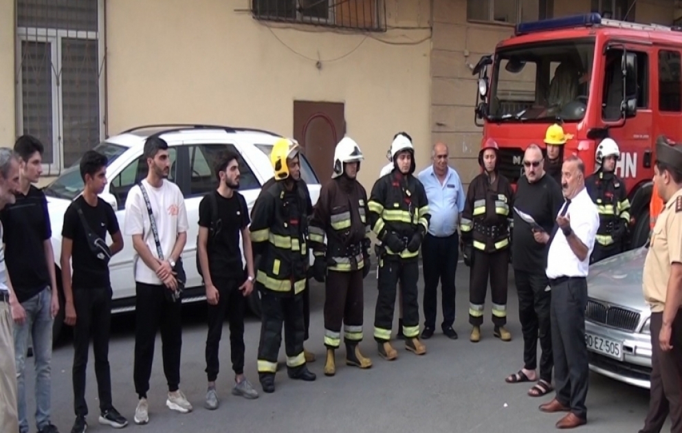 FHN yaşayış kompleksində təlim keçirib