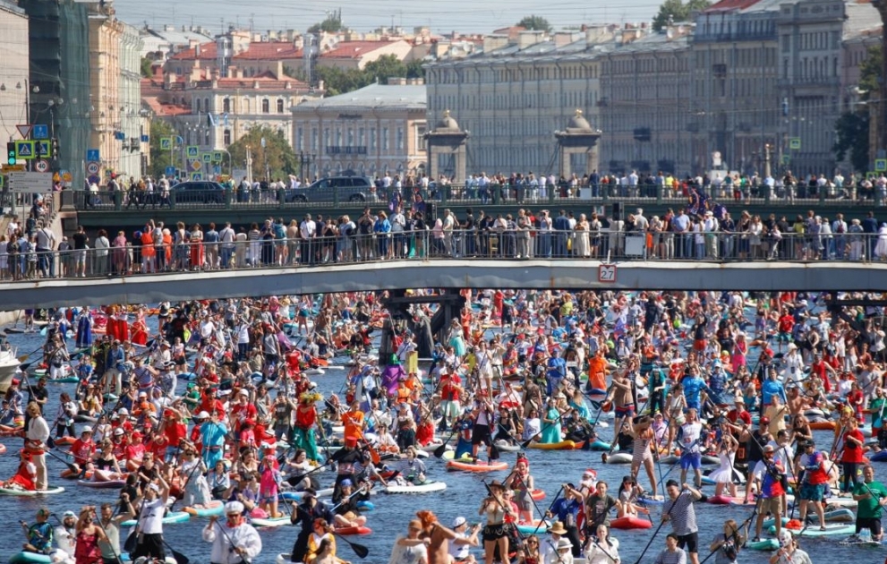 В центре Петербурга прошел фестиваль сапсерфинга