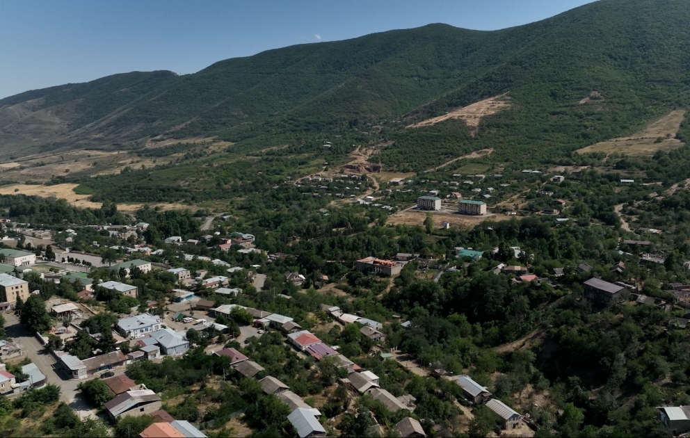 Hadrutda tikinti-quruculuq işləri aparılır