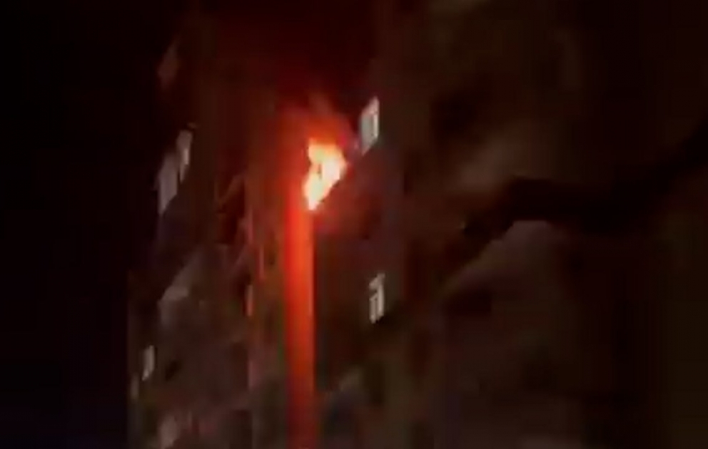 Bakıda çoxmərtəbəli binada güclü yanğın