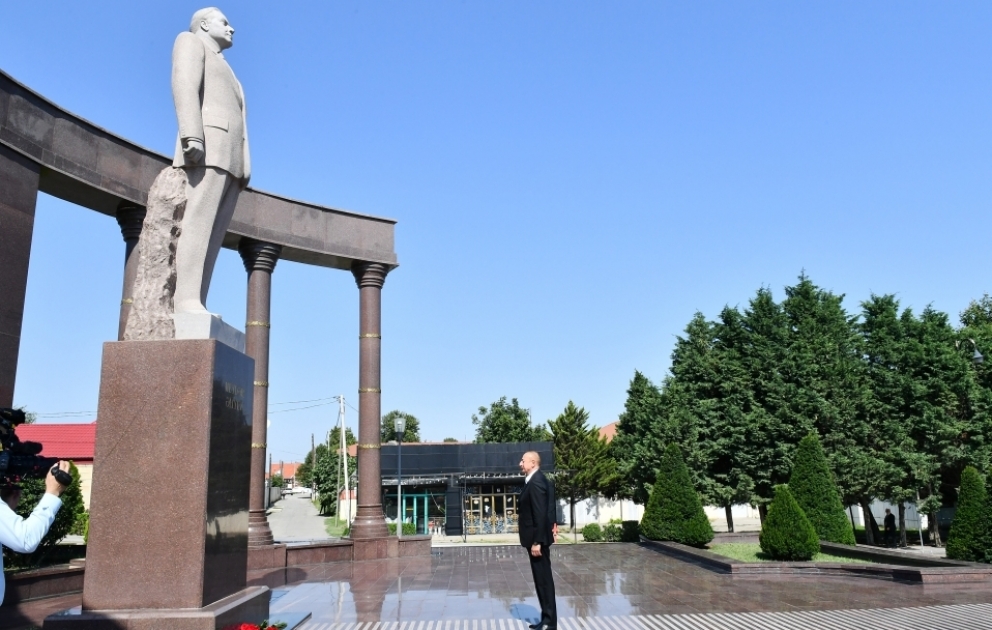 Президент Азербайджана Ильхам Алиев совершил поездку в Шамкирский район