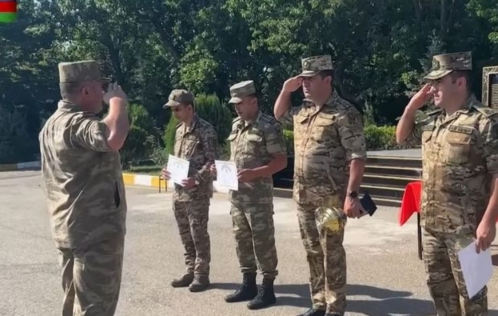 Bir qrup hərbi qulluqçu mükafatlandırıldı