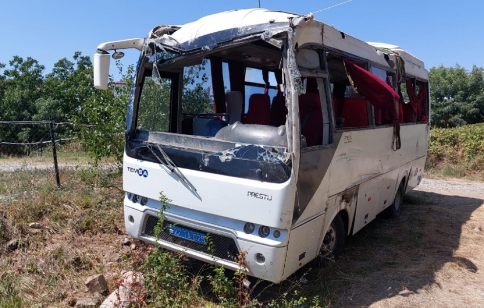 Quba-Qusar yolunda avtobus aşıb, xəsarət alanlar var