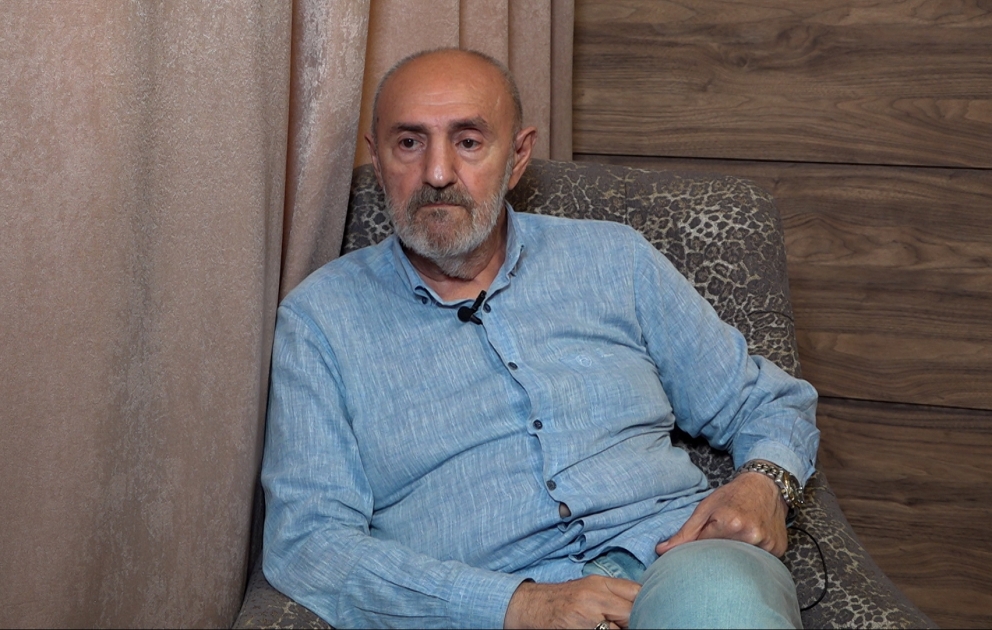 Akif İslamzadə: Şərəfinə millətimizin bayrağı qaldırılıb, himni səsləndirilən bir şəxsin əlindən mükafat almaq ikiqat şərəflidir
