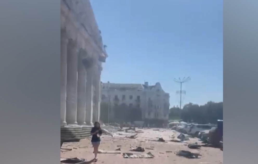 Зеленский показал кадры последствий удара по Чернигову