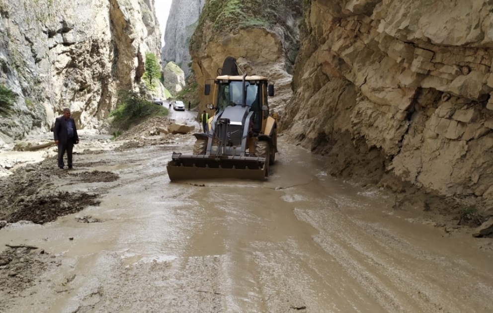 Quba-Xınalıq yolunda selin fəsadları aradan qaldırılıb