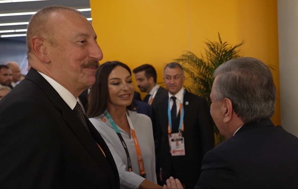 Le président azerbaïdjanais et son épouse assistent à la finale du 100 m masculin des mondiaux d'athlétisme à Budapest