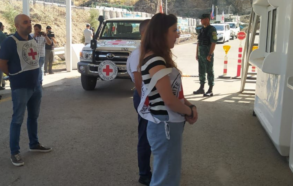 Armenian residents of Azerbaijan’s Karabakh freely cross Lachin border checkpoint