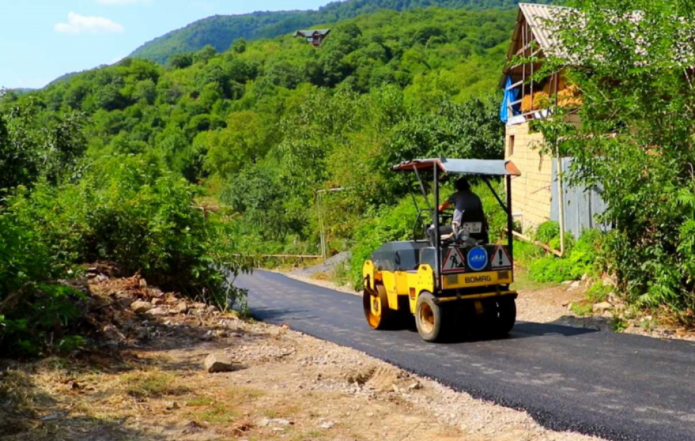 İsmayıllıda Zərgəran avtomobil yolu təmir edilir