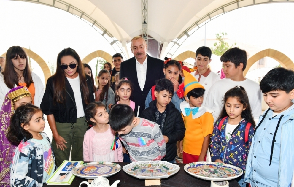Journée de la ville de Latchine : Ilham Aliyev et Mehriban Aliyeva participent aux festivités organisées à Latchine