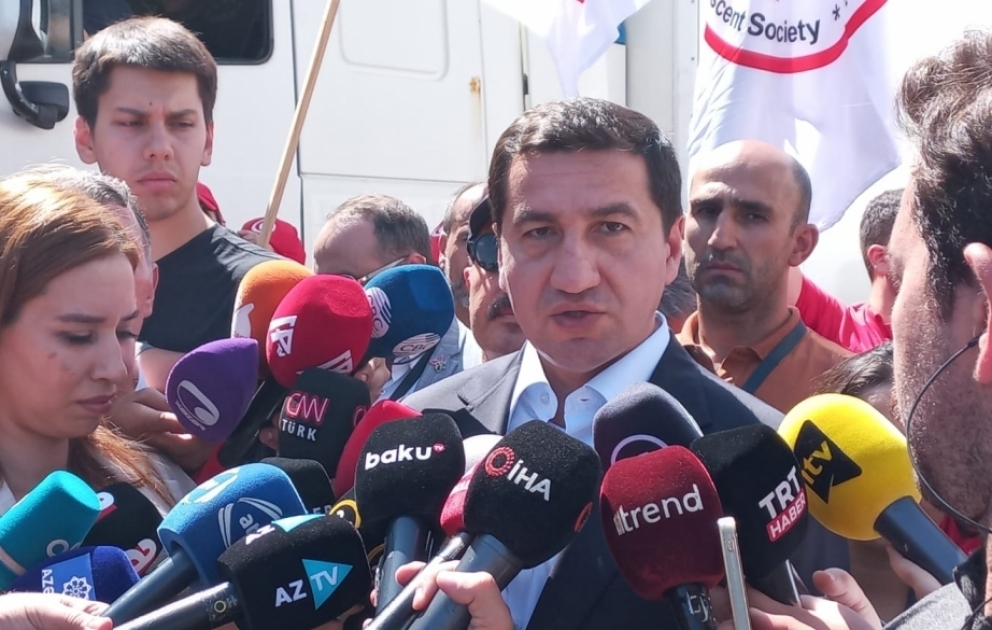 Hikmət Hacıyev: Yüklərin qəbul edilməməsinə görə məsuliyyət qondarma rejimin üzərinə düşür