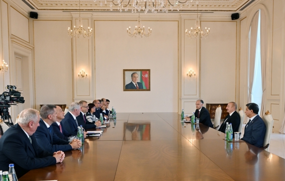Prezident İlham Əliyev Slovakiya parlamenti sədrinin rəhbərlik etdiyi nümayəndə heyətini qəbul edib