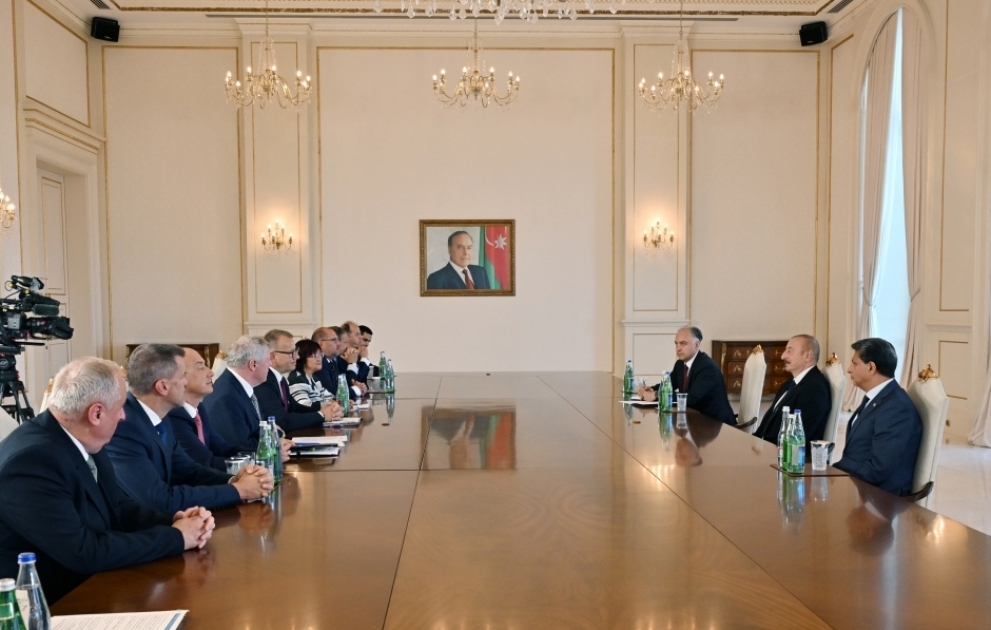 Präsident Ilham Aliyev empfängt Delegation um den Sprecher des Nationalrats der Slowakei