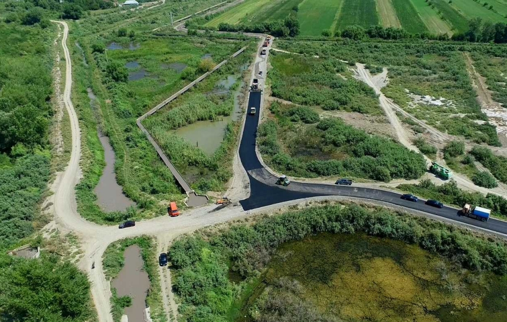 Zərdabda 4 yaşayış məntəqəsini birləşdirən yolun tikintisi davam edir