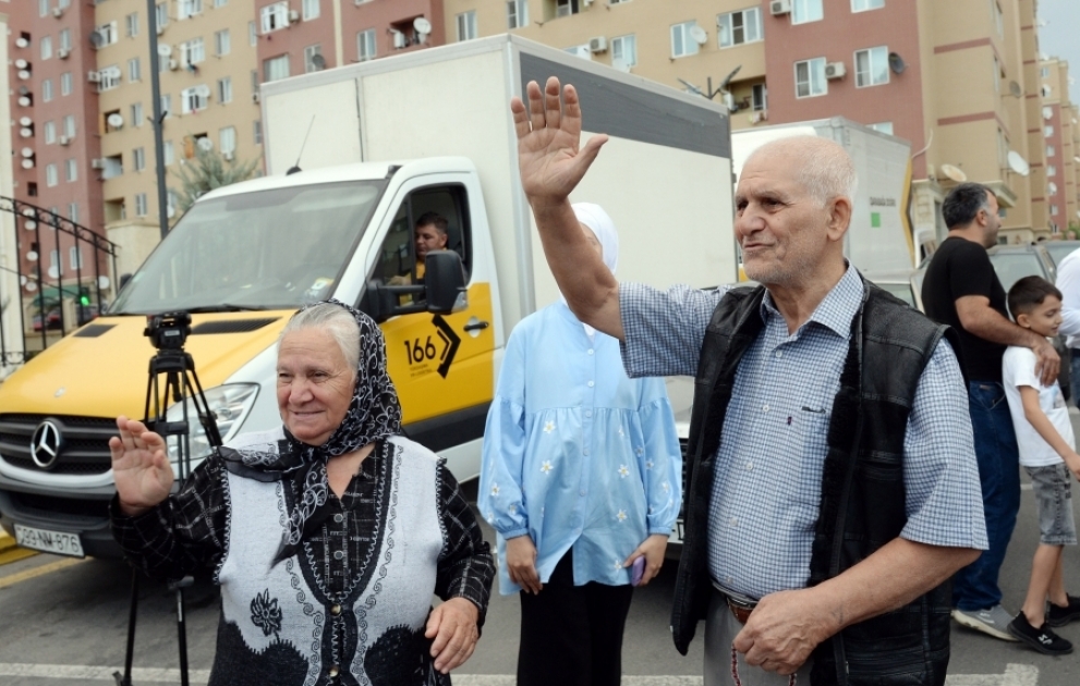 Füzulinin daha 102 sakini doğma yurda yola salındı