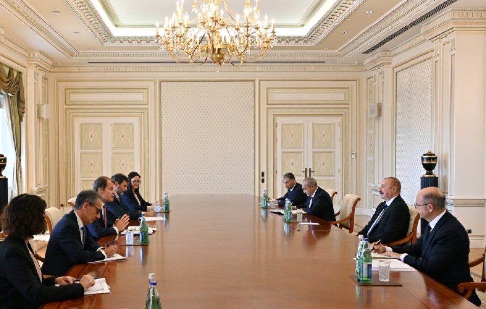 Präsident Ilham Aliyev empfängt EBWE-Delegation