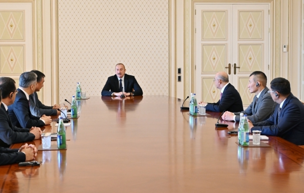Le président Ilham Aliyev reçoit les ministres des États turciques participant aux événements organisés à Bakou