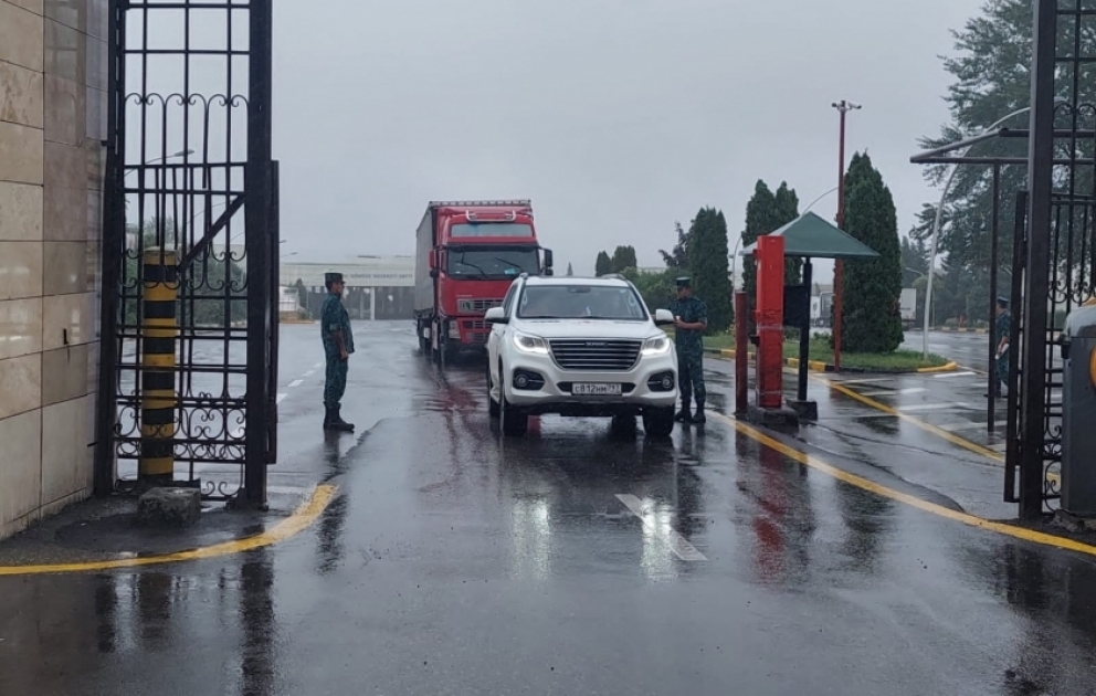 Россия направляет продовольствие для армян в Карабахе по дороге Агдам-Ханкенди