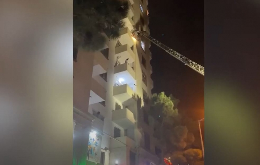 Bakıda çoxmərtəbəli binada baş verən yanğın söndürülüb