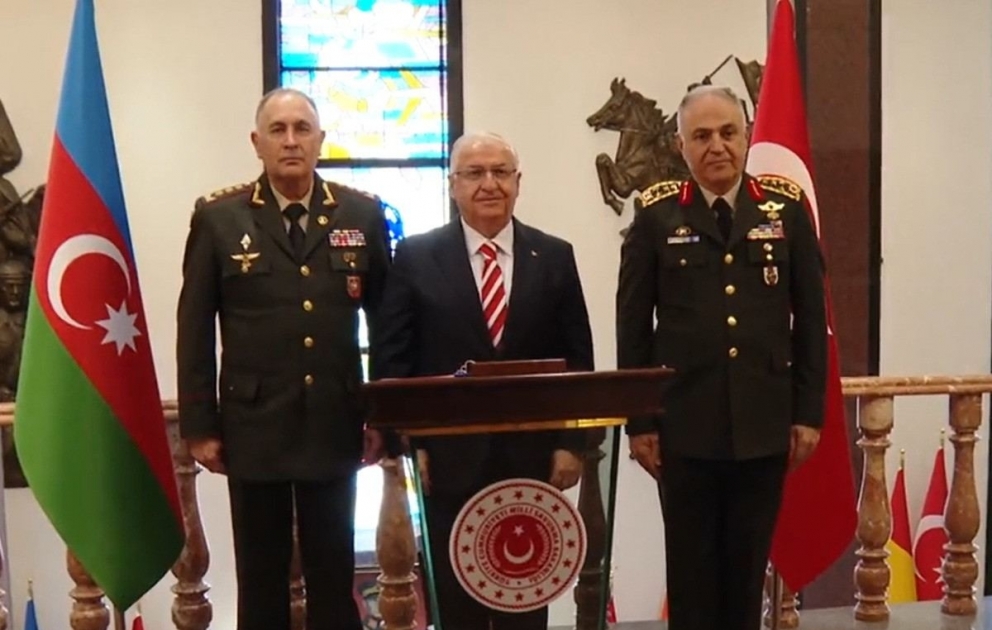 Baş Qərargah rəisi Türkiyənin milli müdafiə naziri ilə görüşüb