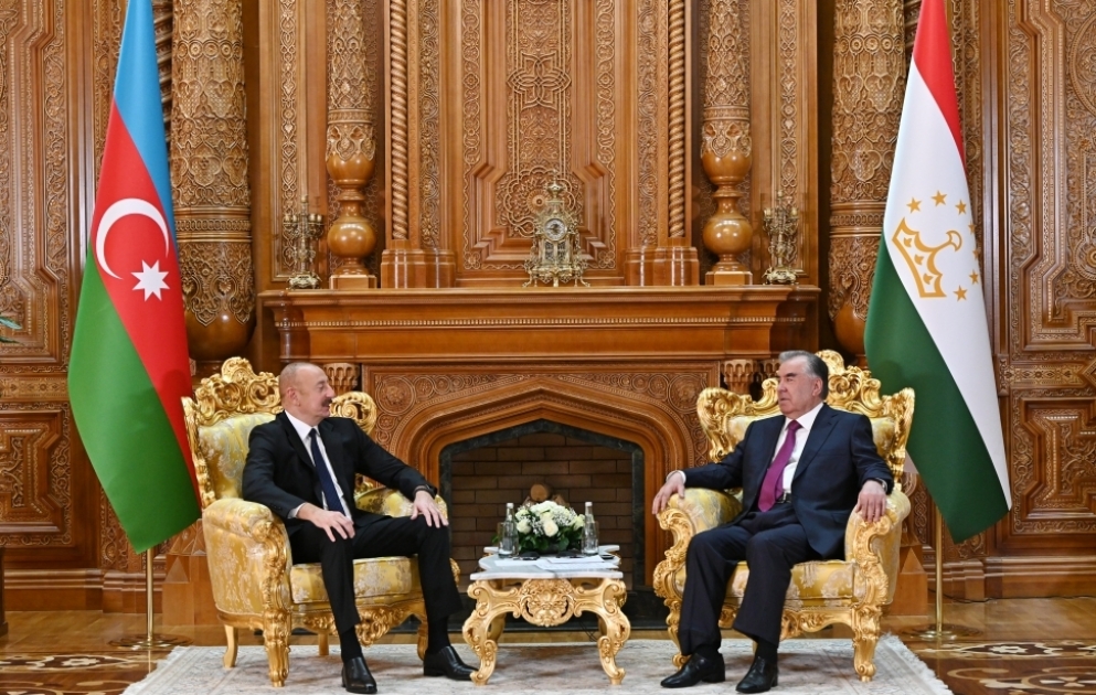 Düşənbədə Prezident İlham Əliyevin Tacikistan Prezidenti Emoməli Rəhmon ilə təkbətək görüşü olub