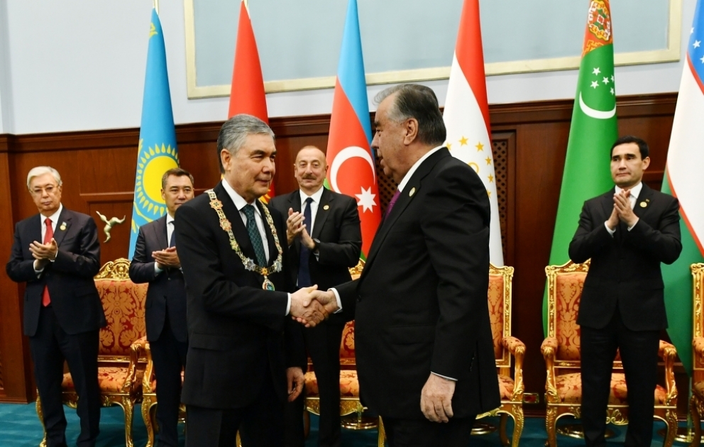Prezident İlham Əliyev Düşənbədə Qurbanqulu Berdiməhəmmədovun təltifolunma mərasimində iştirak edib