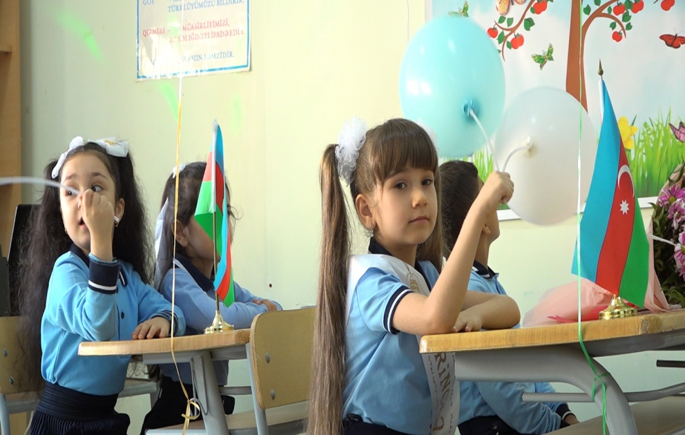 Birincilərin ilk dərs həyəcanı