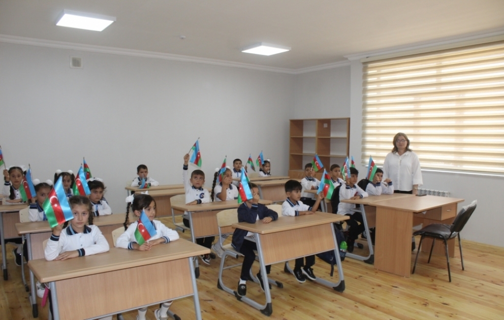 Salyan rayonunun Şorsulu kəndində yeni məktəb binası istifadəyə verilib