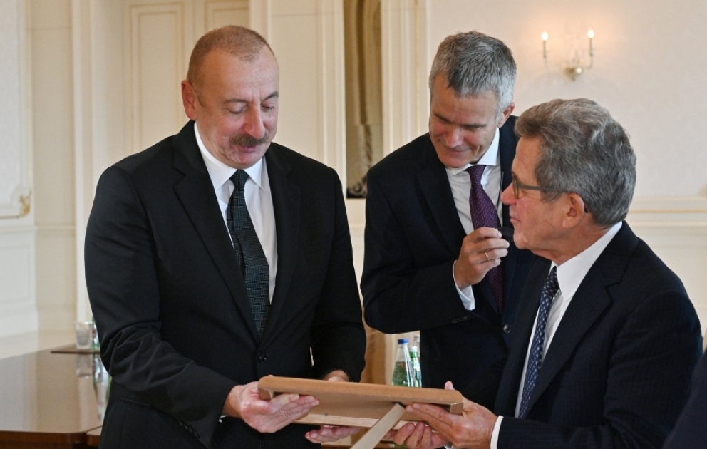 Präsident Ilham Aliyev empfängt Vorstandsvorsitzenden von BP