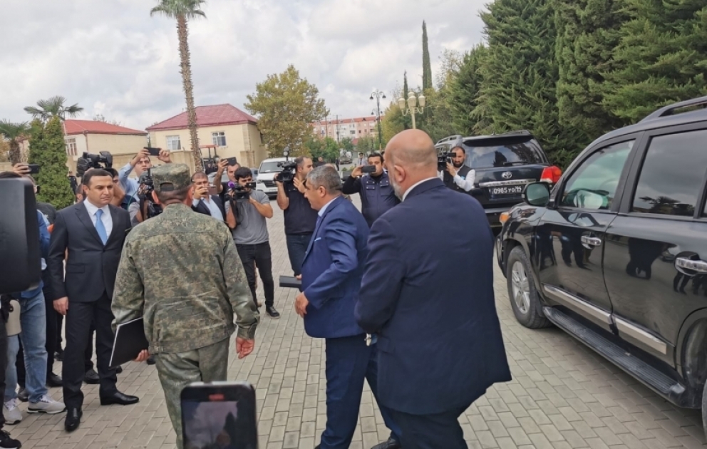 Vertreter der armenischen Gemeinde Karabachs zu einem Treffen nach Jewlach eingetroffen